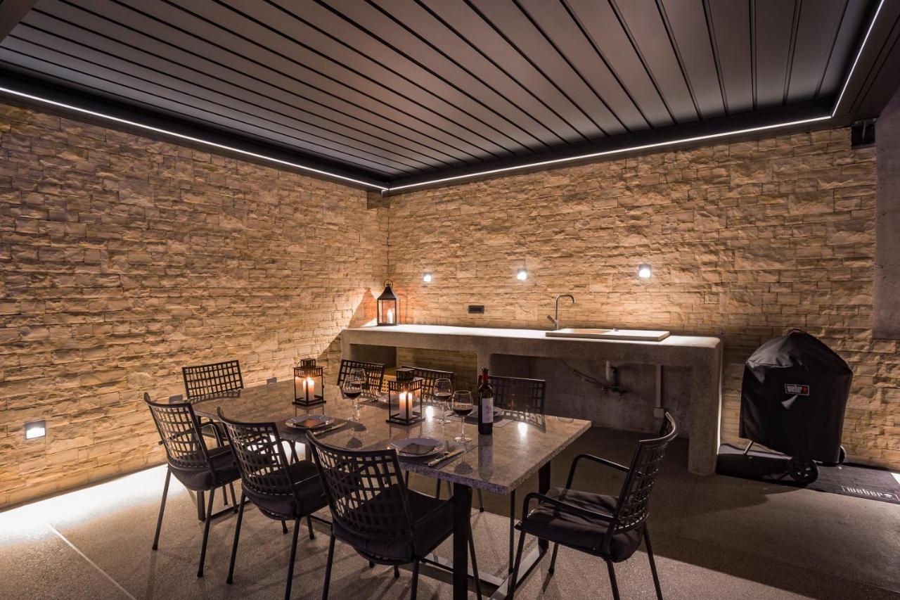 Villa Dispet With Heated Pool, Jacuzzi, Sauna And Cinema Целина Экстерьер фото