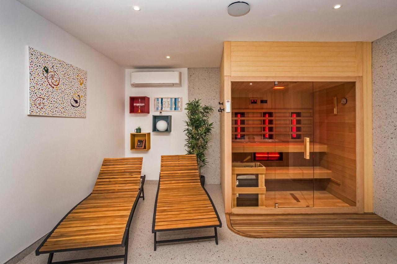 Villa Dispet With Heated Pool, Jacuzzi, Sauna And Cinema Целина Экстерьер фото