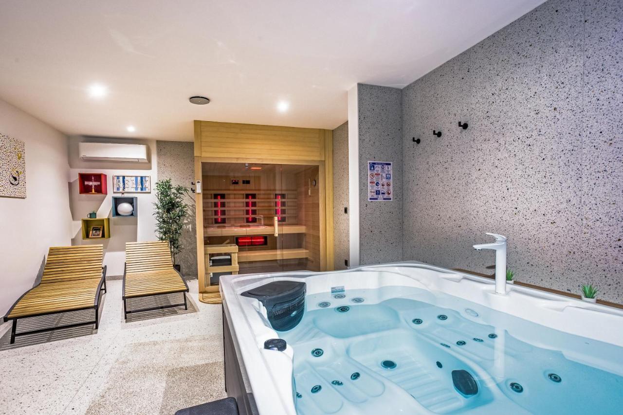 Villa Dispet With Heated Pool, Jacuzzi, Sauna And Cinema Целина Экстерьер фото